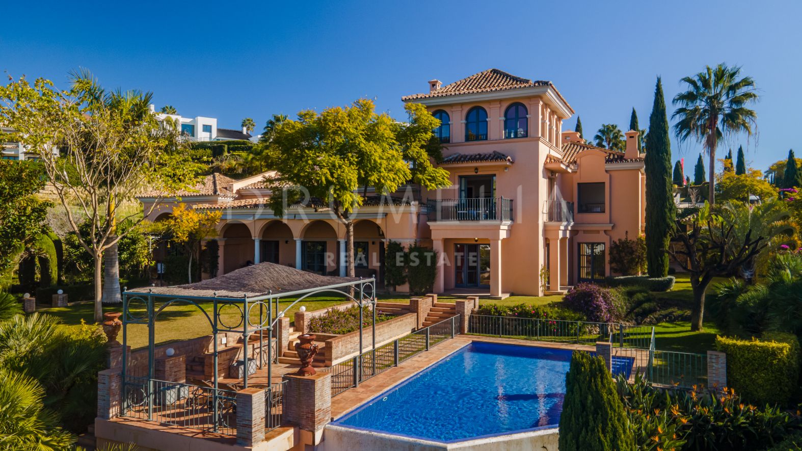 Schitterende luxe villa in mediterrane stijl in Los Flamingos, Benahavis