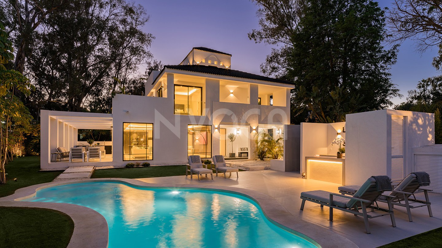 Fantastic villa with mountain views in Las Brisas, Nueva Andalucía