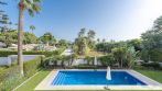 High quality villa in beachside position of Paraiso Barronal