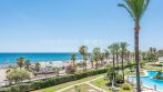 Los Granados, Apartamento en primera línea de playa