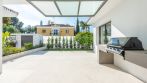 Guadalmina Alta, Se vende villa a estrenar en primera línea de golf