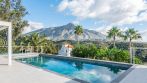 Las Lomas de Nueva Andalucia, Villa Vista: una villa moderna con vistas panorámicas al mar