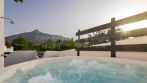 La Meridiana, Views of La Concha, just minutes from Puente Romano