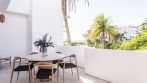 Ventura del Mar, Luxurious first-floor apartment on the seafront near Puerto Banus