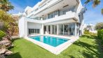 Nueva Andalucia, Villa élégante avec vue panoramique sur la mer et les montagnes