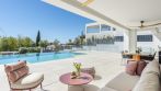 Majestic, Villa moderne avec vue sur la mer à proximité de Finca Cortesin