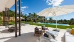 Villa contemporánea con vistas al mar en Marbella Hill Club