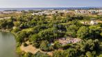 Benahavis, Cortijo del Taraje, élégance rustique dans un cadre naturel unique avec vue sur le lac