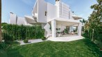 Moderne Villa im Herzen von Nueva Andalucía