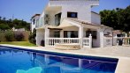 Villa en segunda línea en Bahía Dorada de Estepona