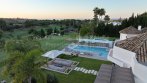 Nueva Andalucia, Einstöckige Villa mit 5 Schlafzimmern mit Blick auf den Aloha Golfplatz