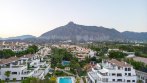 Las Lomas del Marbella Club, Двухуровневый пентхаус в элитной урбанизации