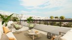 Estepona Oeste, Apartamento en planta baja de tres dormitorios a 300 metros de la playa