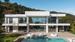 Villa Ciervo – Elegancia con vistas al mar en El Madroñal, Benahavís