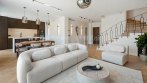 Aloha Hill Club, Contemporary penthouse in Golf Valley