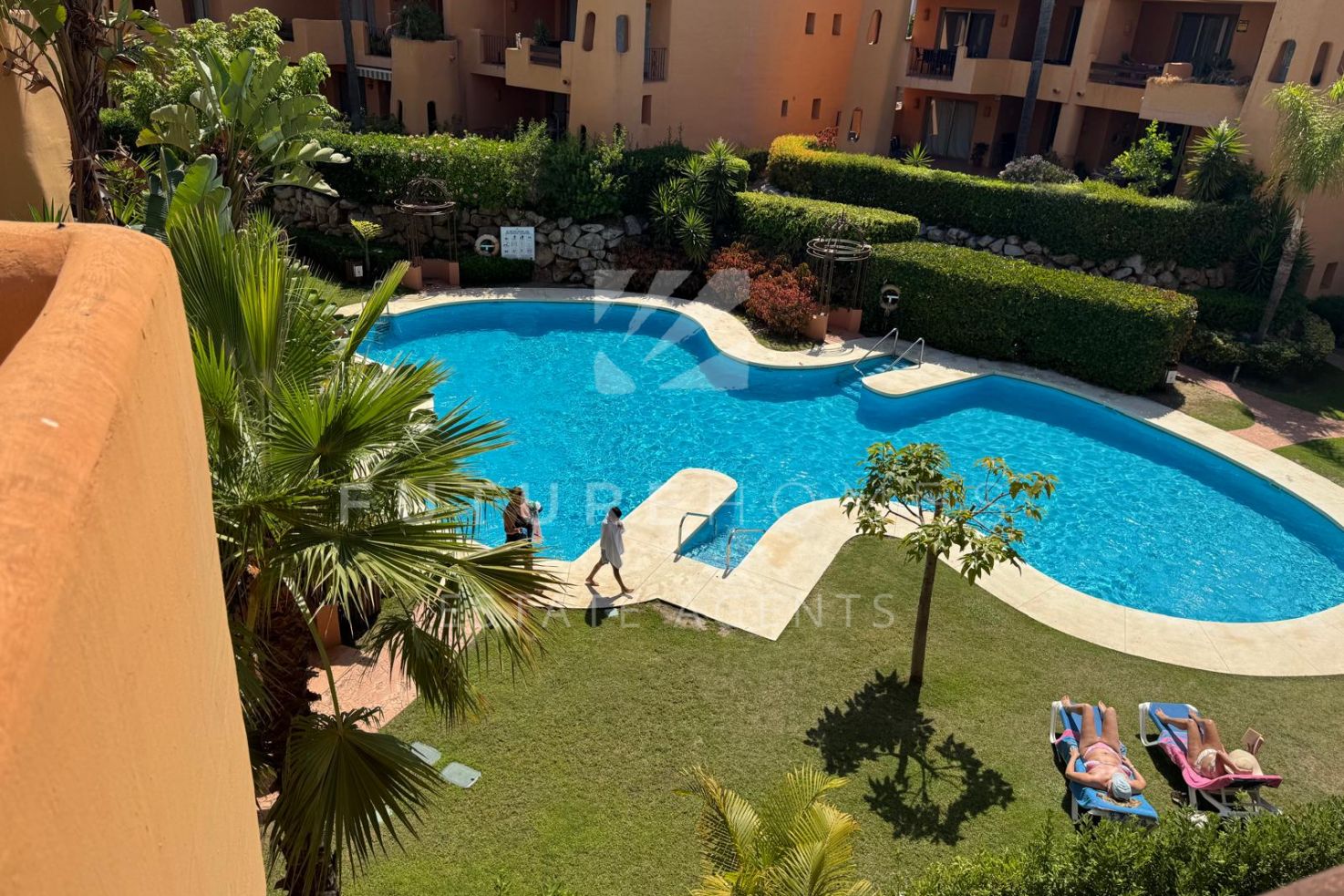 Atico en EL RETIRO DE BEL AIR, entre Estepona y Puerto Banus.  Fabuloso oportunidad!