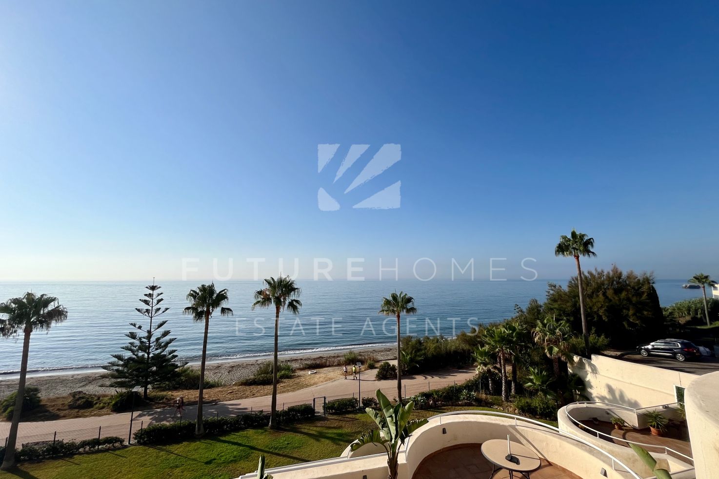 Spacious front line beach apartment with an amazing 76m2 terrace and sea views!