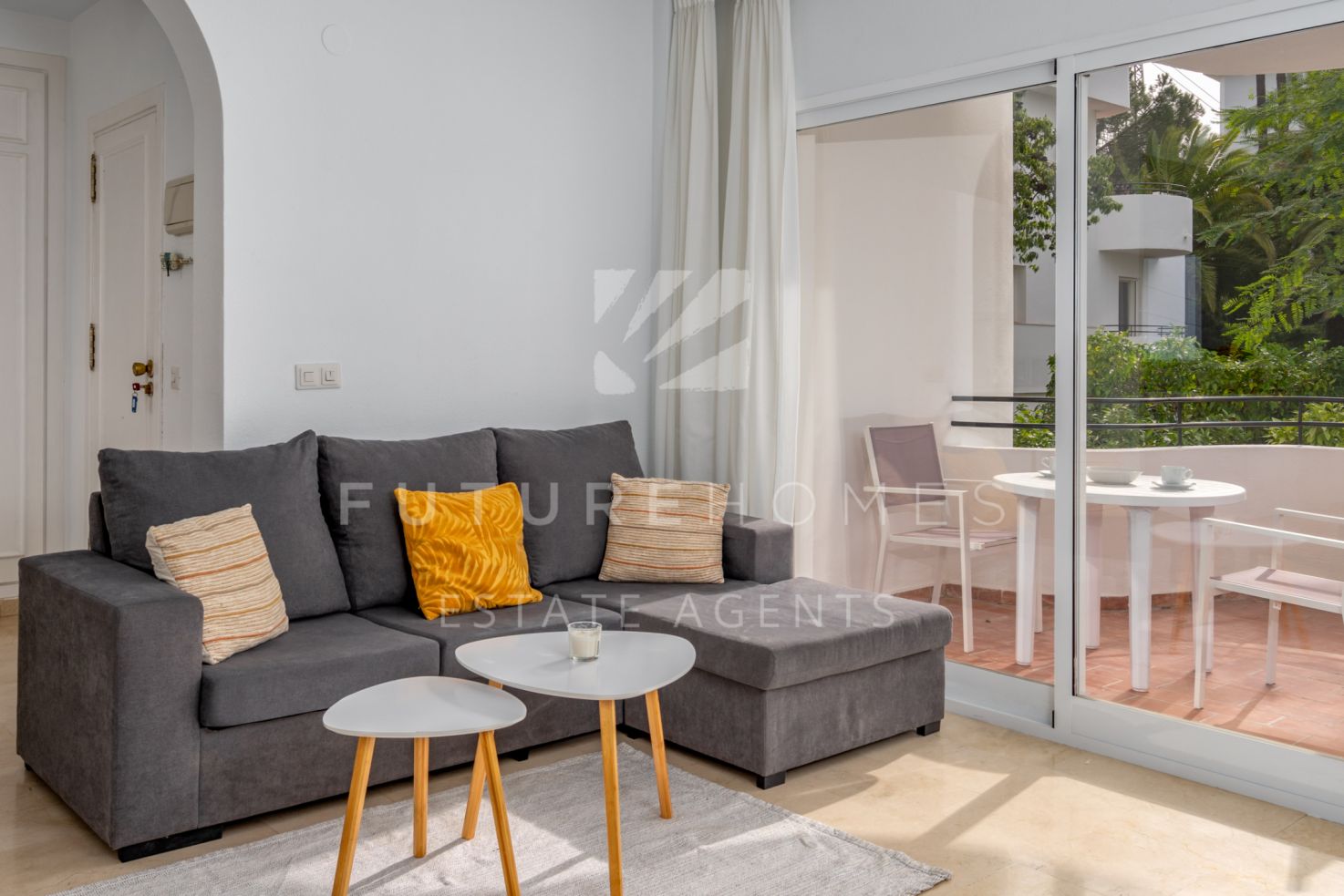 Apartment  for sale in  Estepona Golf