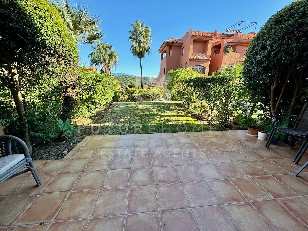 Modern ground floor apartment only 500 metres from the beach with private garden