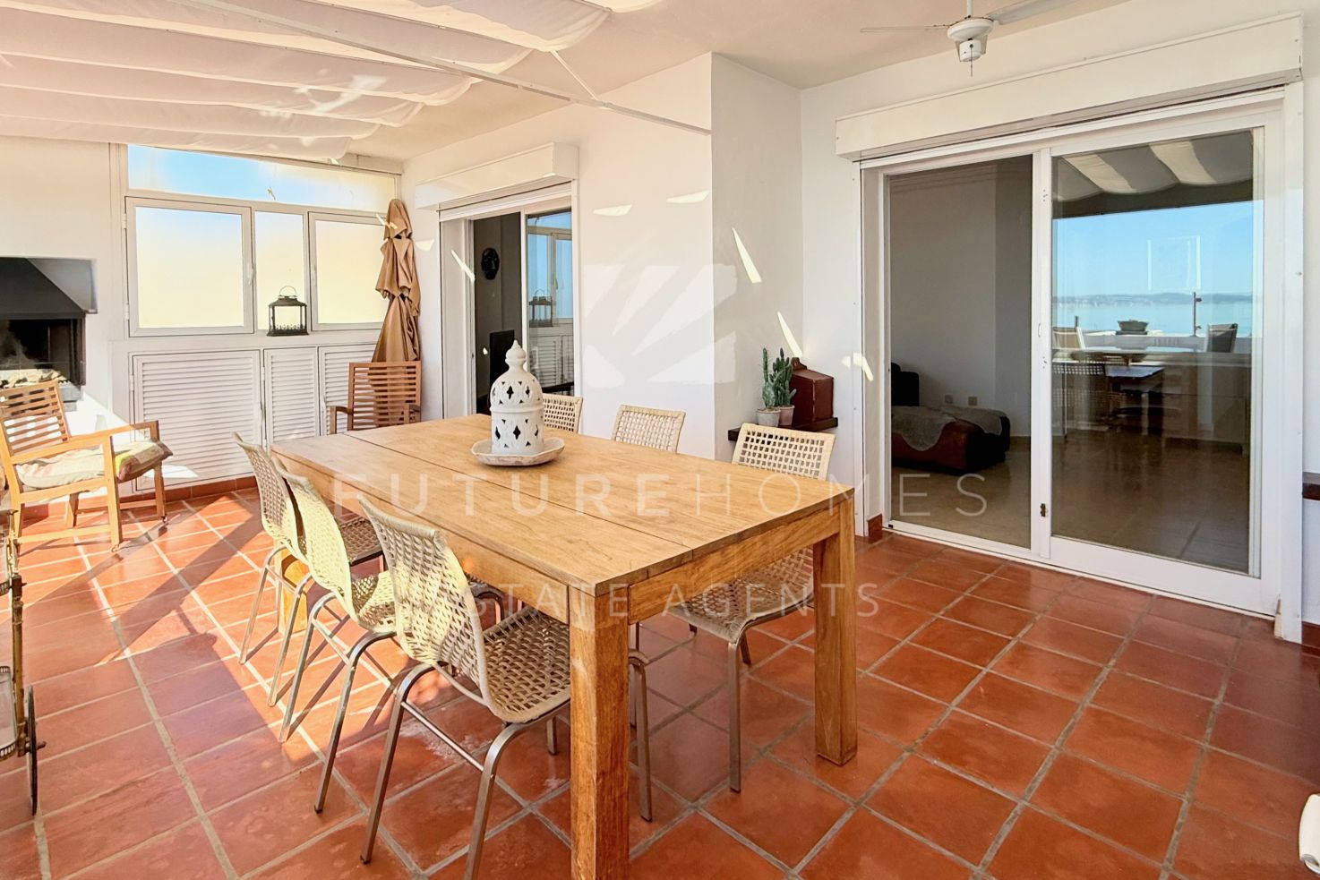 Frontline beach apartment with open sea views overlooking Cristo beach, Estepona