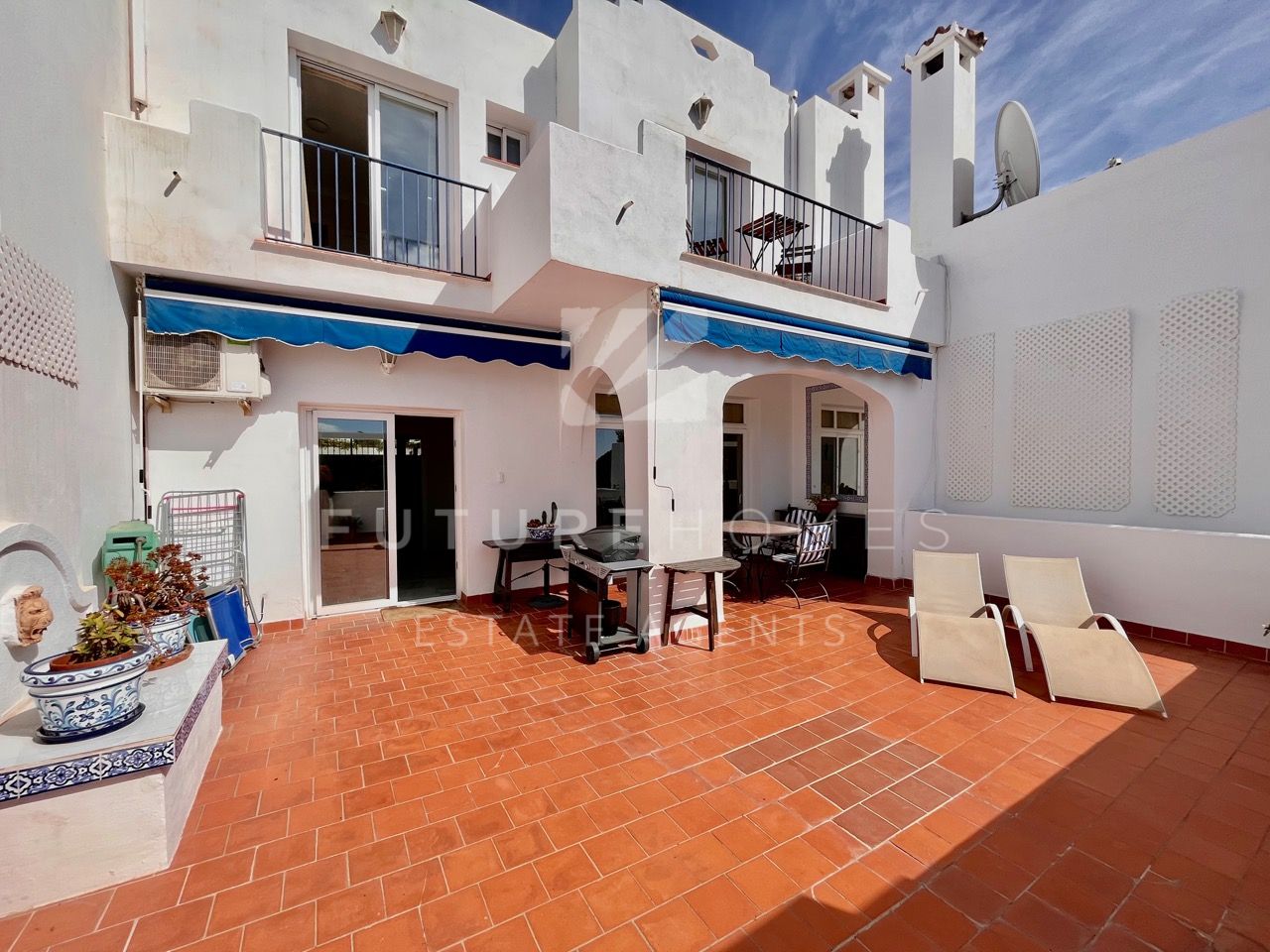 Spacious duplex penthouse for sale with large terrace and open views in Beverly Hills Estepona