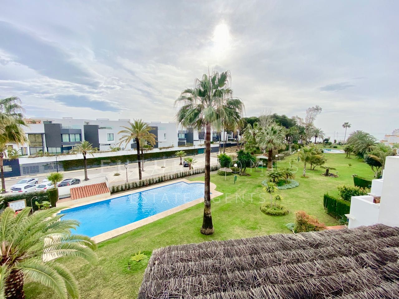 Town House  for sale in  Estepona Playa