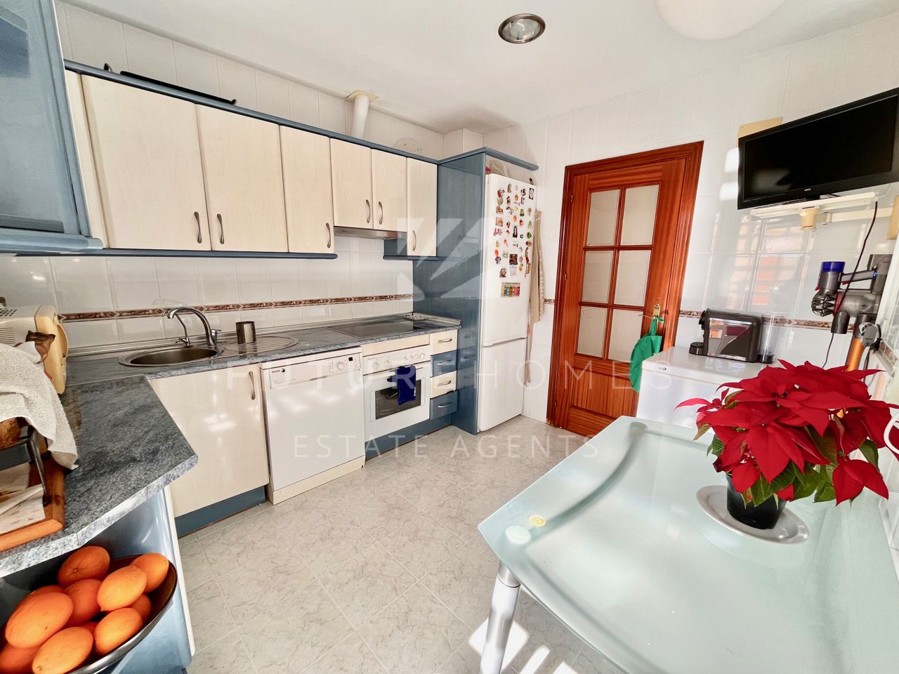 ESTEPONA PORT - Very spacious 4 bedroom apartment!