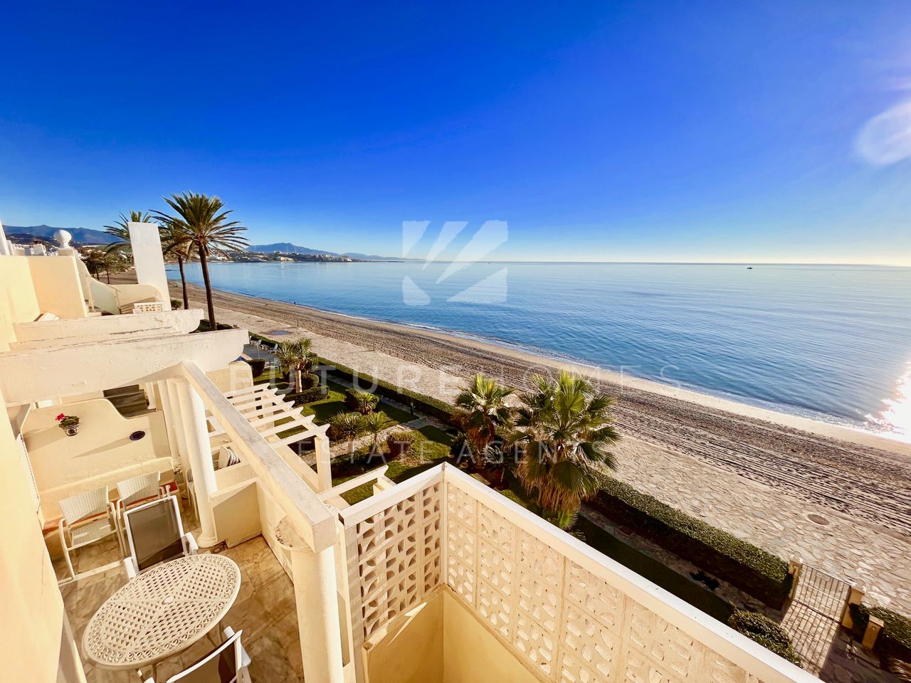 Absolute frontline beach penthouse for sale in Arroyo Vaquero with incredible sea views, Estepona