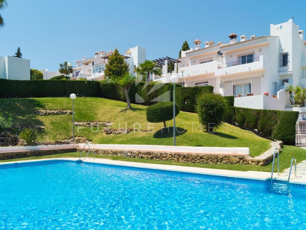 Very spacious ground floor apartment near the beach and port