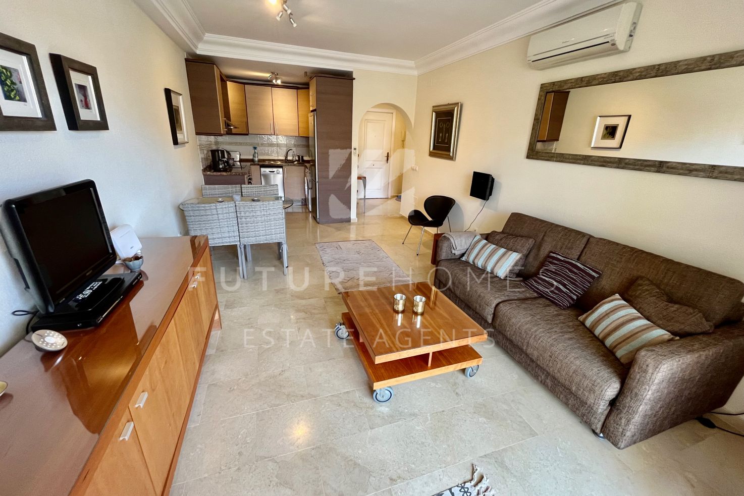 Spacious and impeccable 1 bedroom apartment in Estepona port!