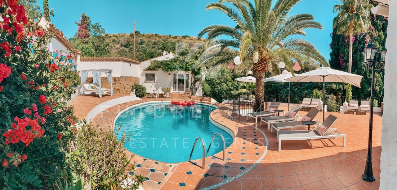 Unique Andalucian style detached villa  just three minutes from Puerto Banus, Marbella