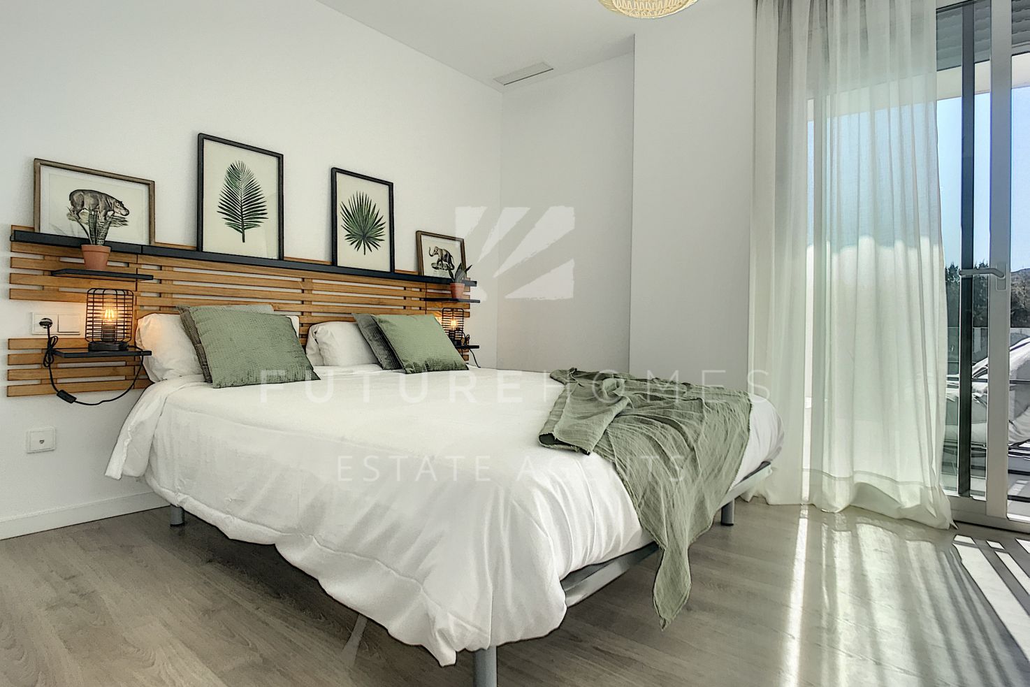 Apartamento en primera planta privado a 1km de la playa en Costa Galera, Estepona