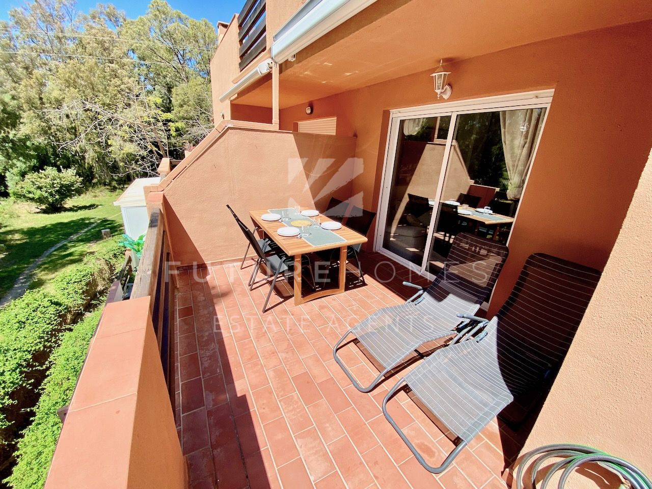 https://www.futurehomesspain.com/en-286-00735P_apartment-bahia+de+casares-casares.html
