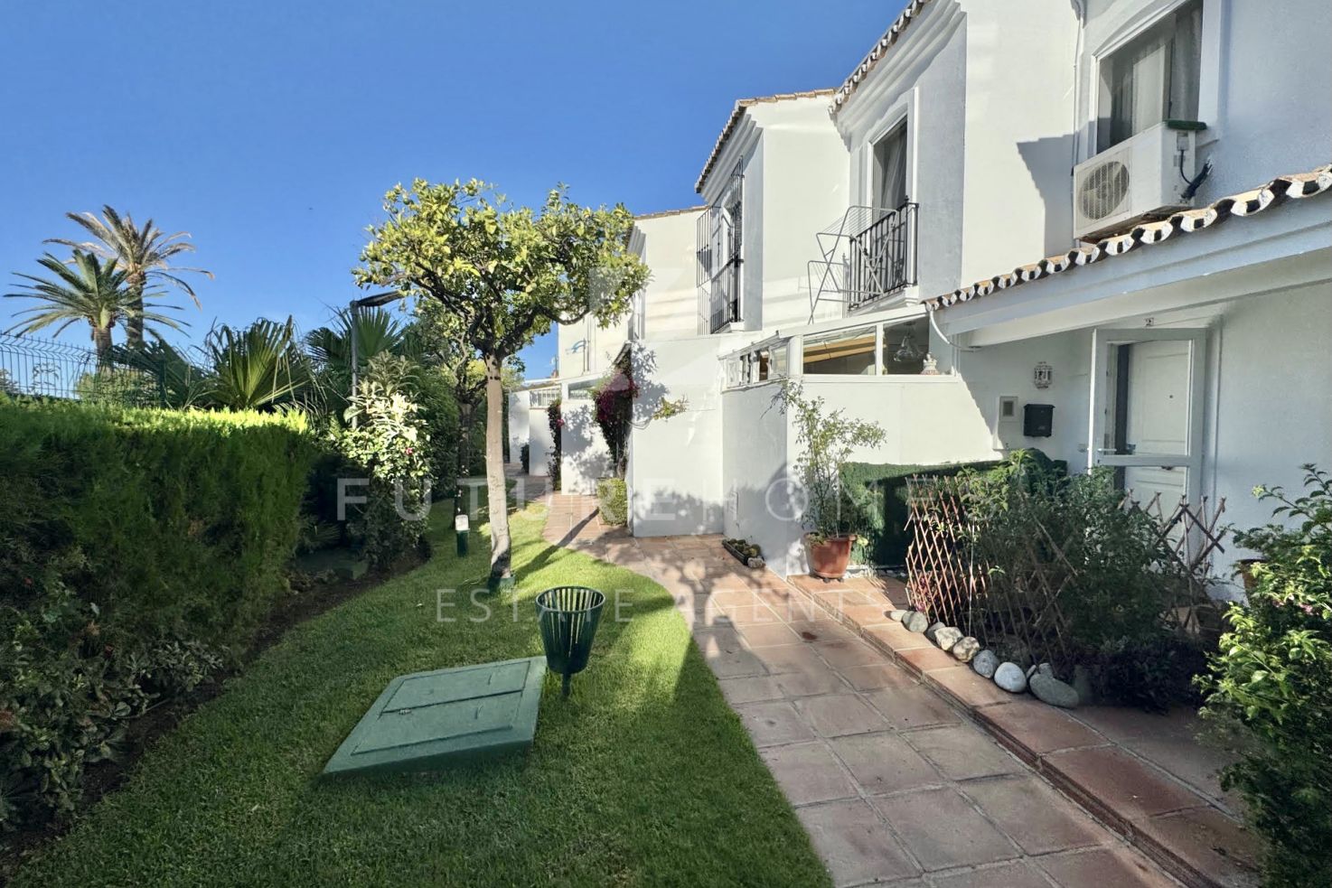 Exclusive listing! Spacious townhouse with private garden in one of the best locations in Estepona town!