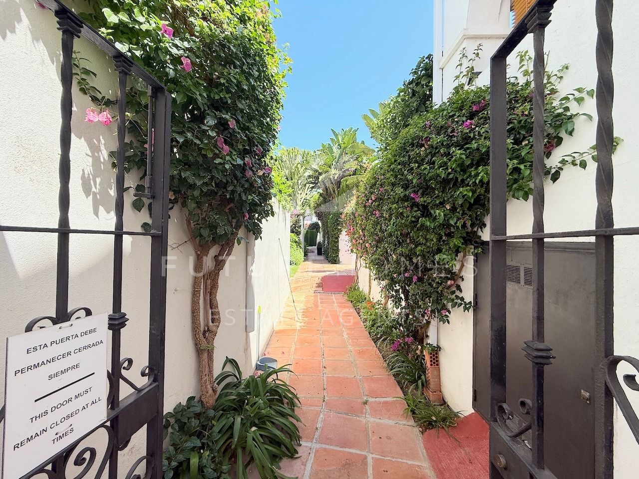 Exclusive listing! Spacious townhouse with private garden in one of the best locations in Estepona town!