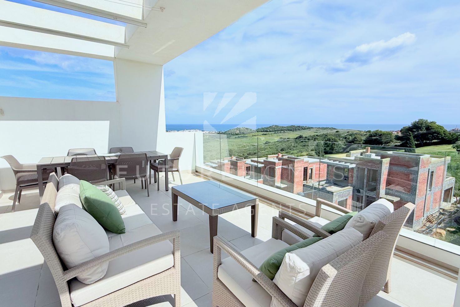 Penthouse  for sale in  Estepona Golf