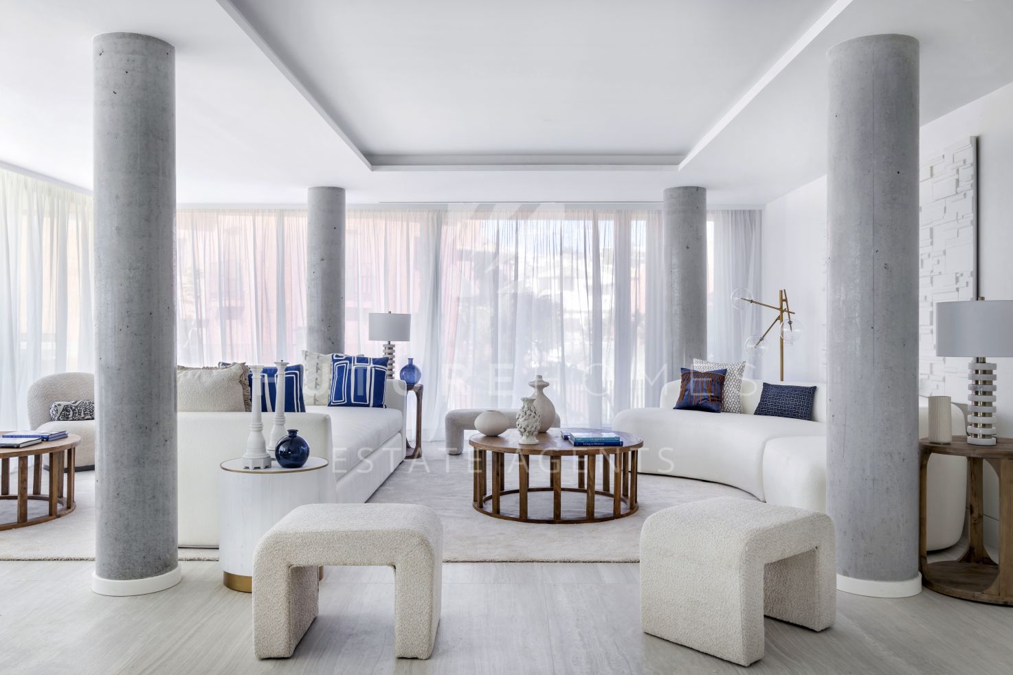 Apartamento  en venta en  Estepona