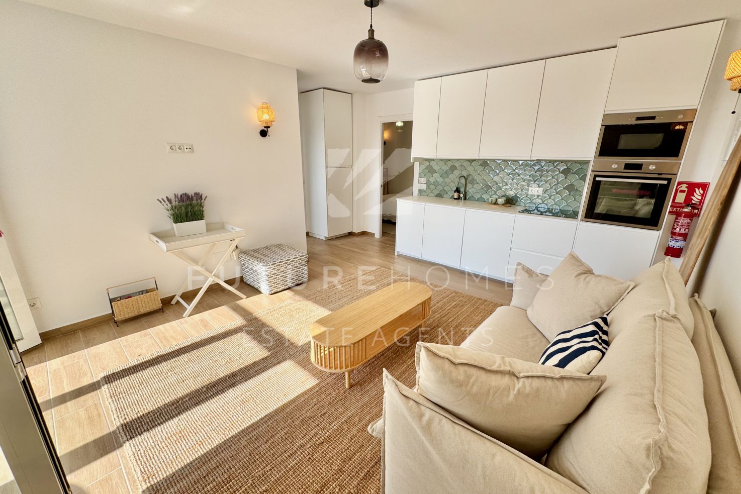 Fully renovated apartment with sea views next to Estepona marina