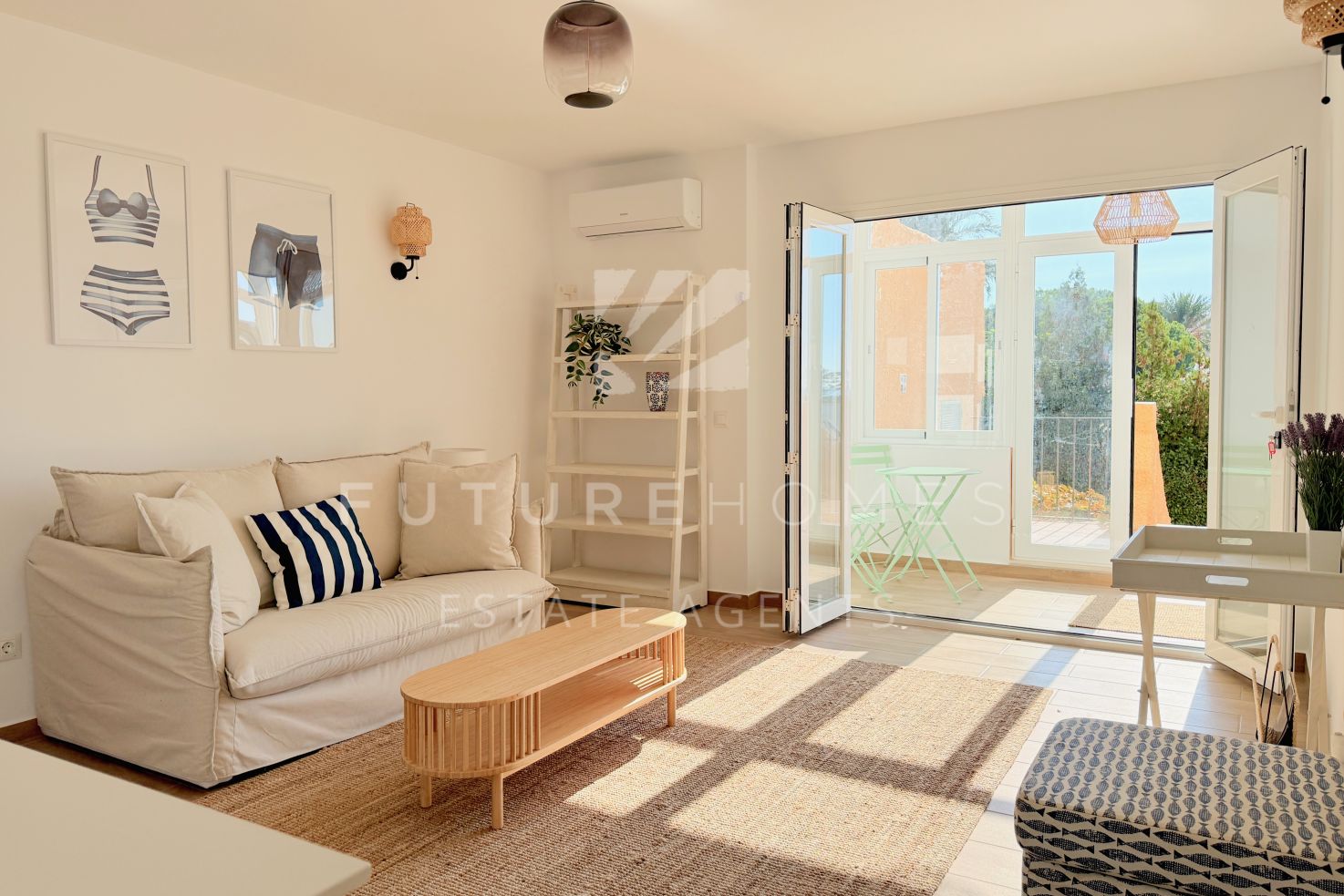 Fully renovated apartment with sea views next to Estepona marina