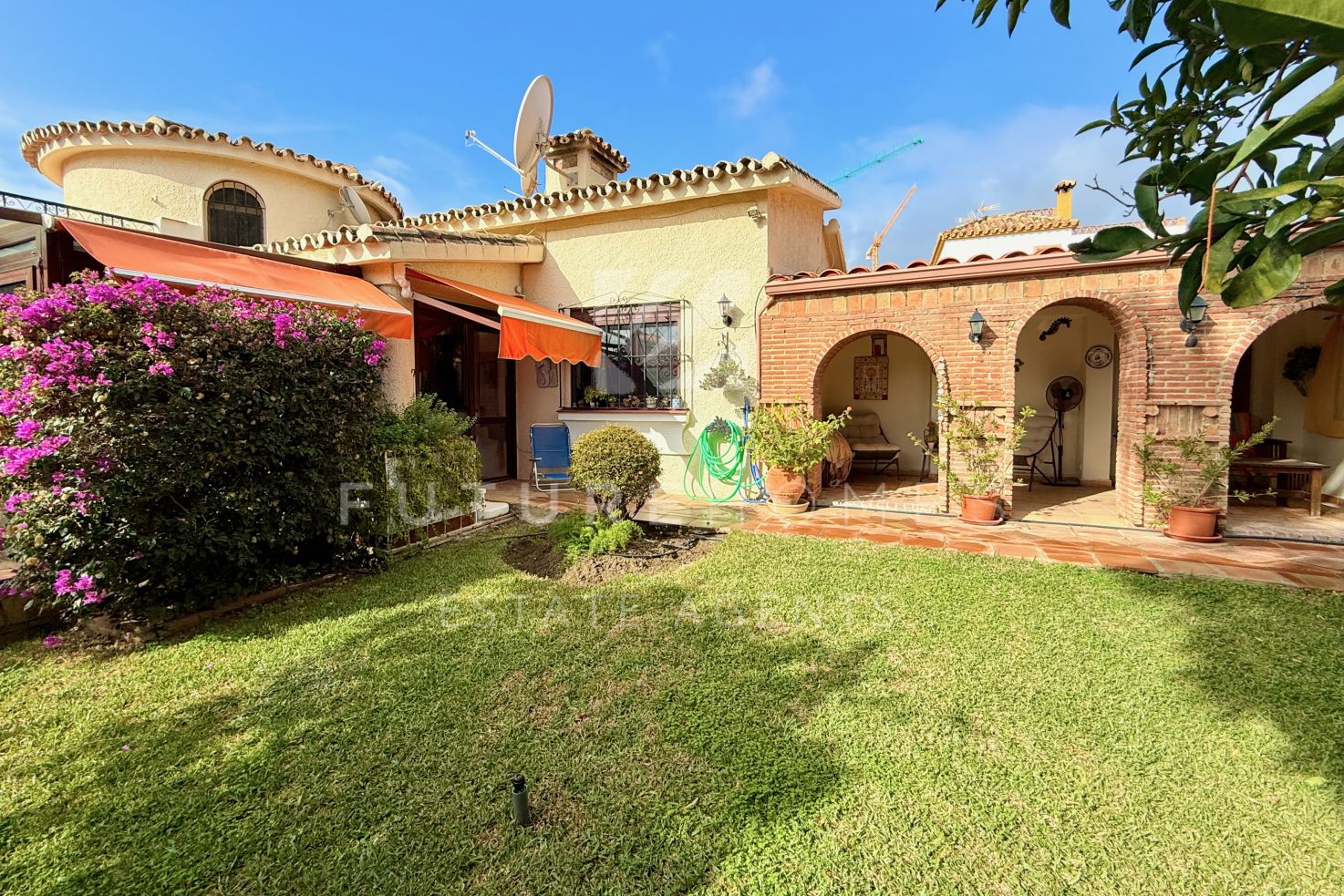 Charming Detached Villa For Sale in Don Pedro, Estepona