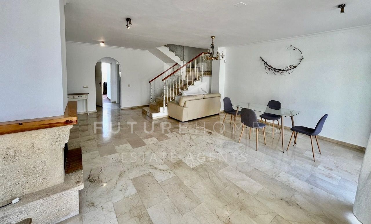 Adosada a la venta en Seghers, Estepona. Vistas al mar y ubicación inmejorable