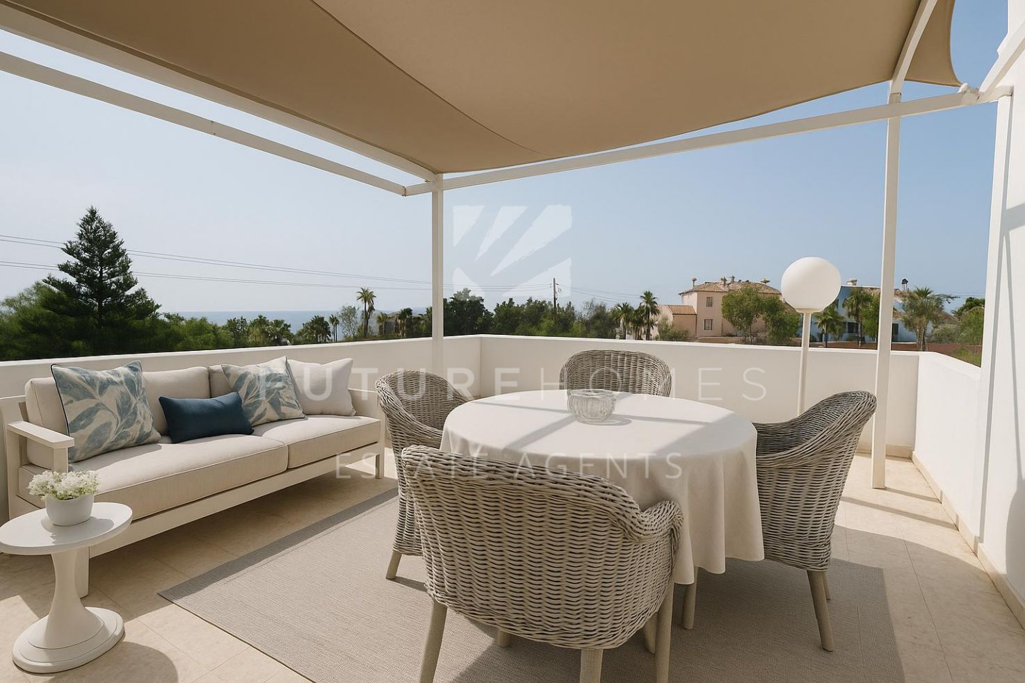 Casa independiente de 2 dormitorios en Bahía de Casares con vistas al mar