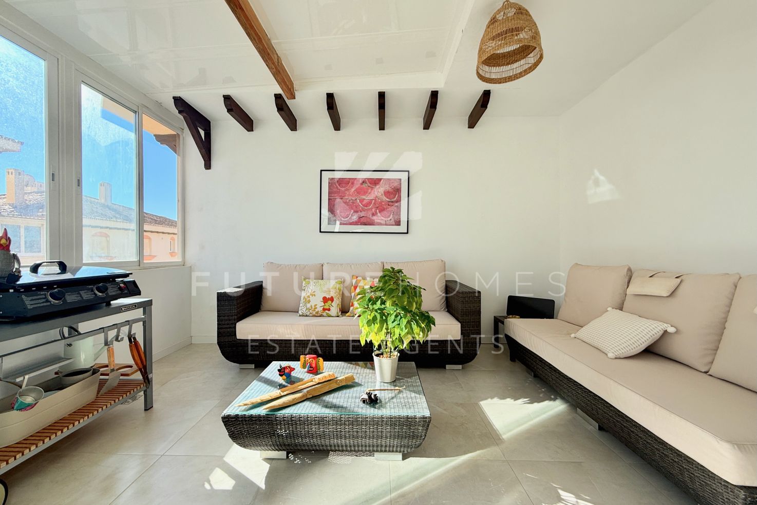 Impresionante Apartamento de Tres Dormitorios en Primera Línea de Playa en Marina Bay, Estepona