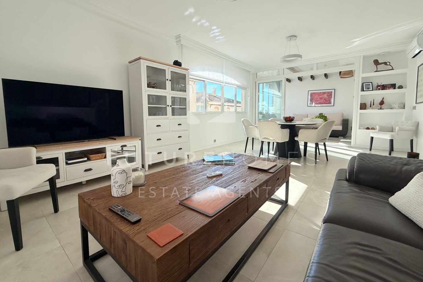 https://www.futurehomesspain.com/en-286-00752P_apartment-marina+bay-estepona.html