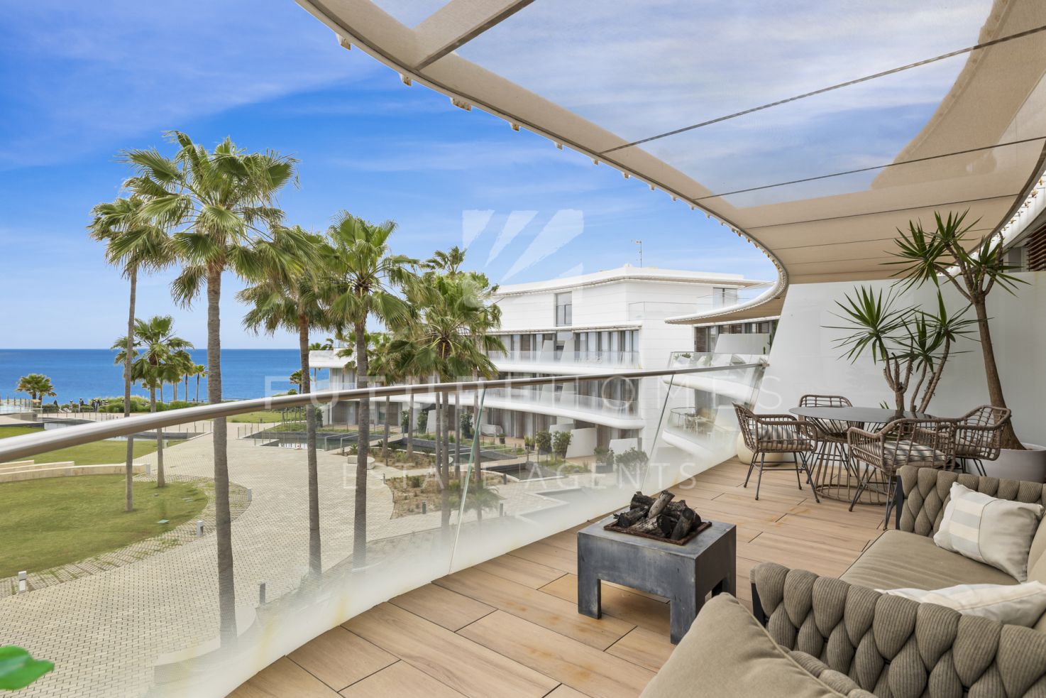 Stunning frontline beach apartment in the Edge, Estepona!