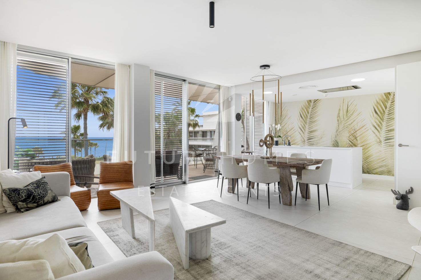 Stunning frontline beach apartment in the Edge, Estepona!