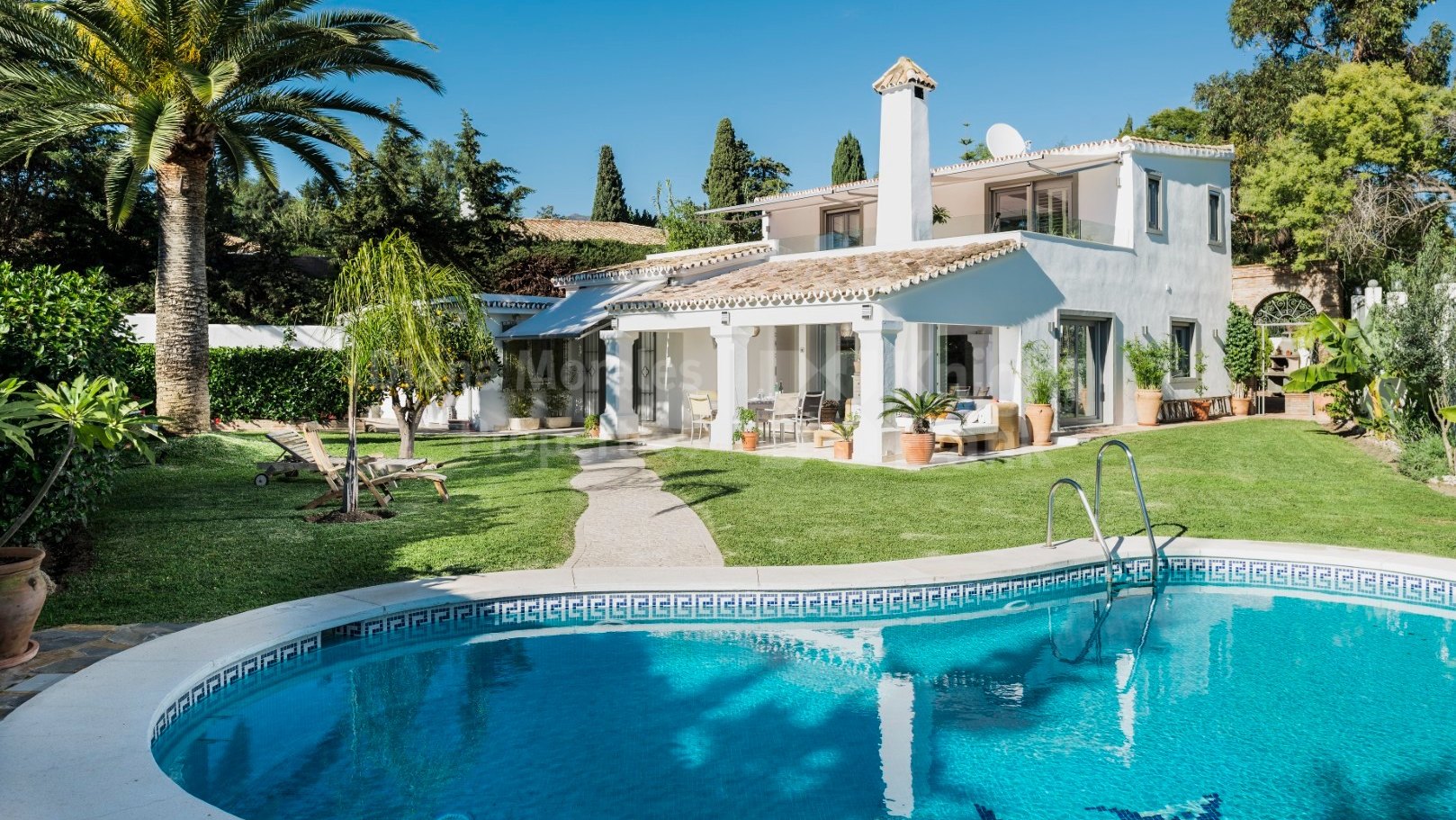 Villa for sale in Fuente del Espanto, Benahavis