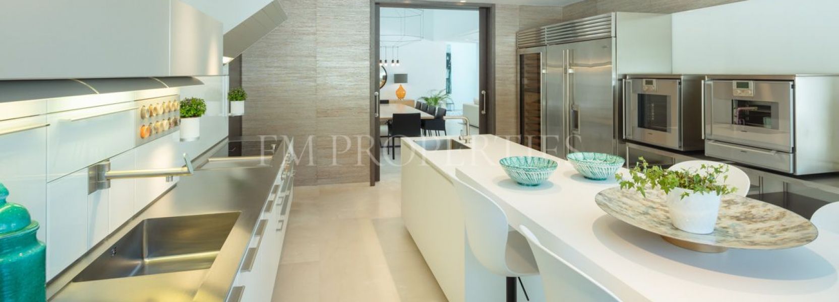Villa  in Nueva Andalucia, Marbella