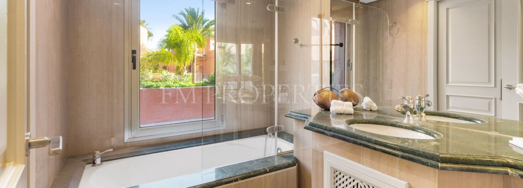 Appartement begane grond  in La Morera, Marbella Oost, Marbella