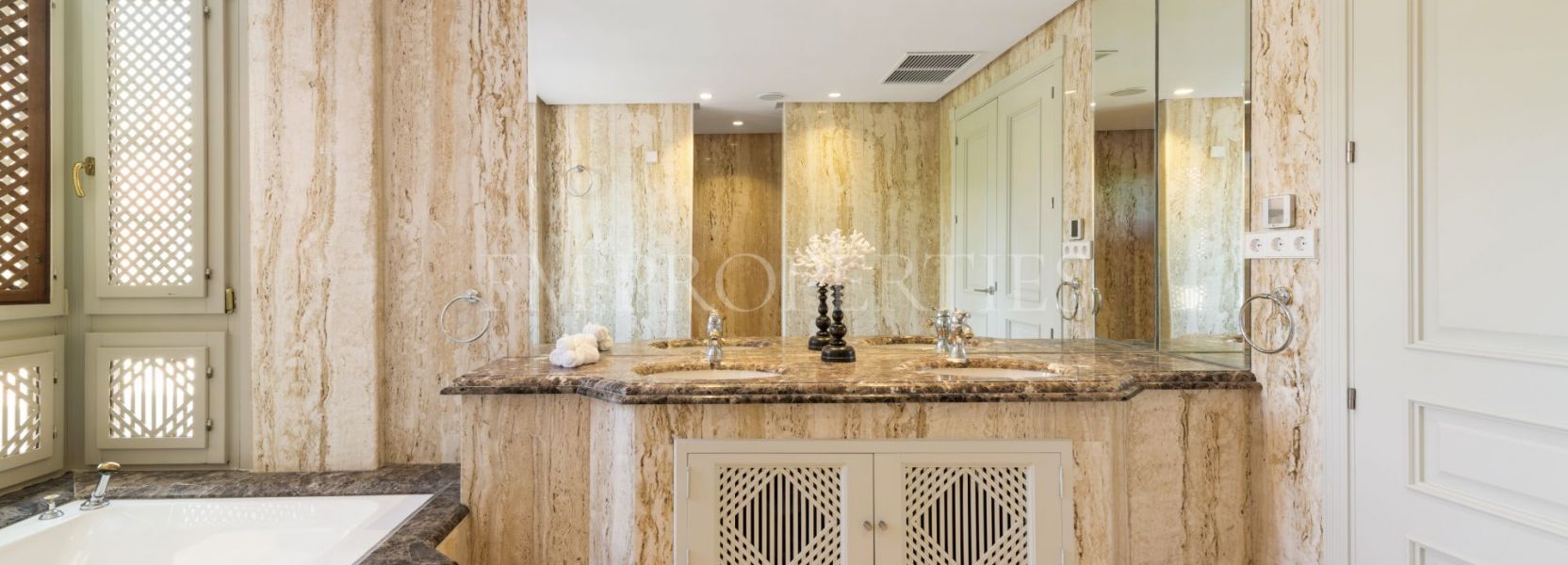 Appartement begane grond  in La Morera, Marbella Oost, Marbella